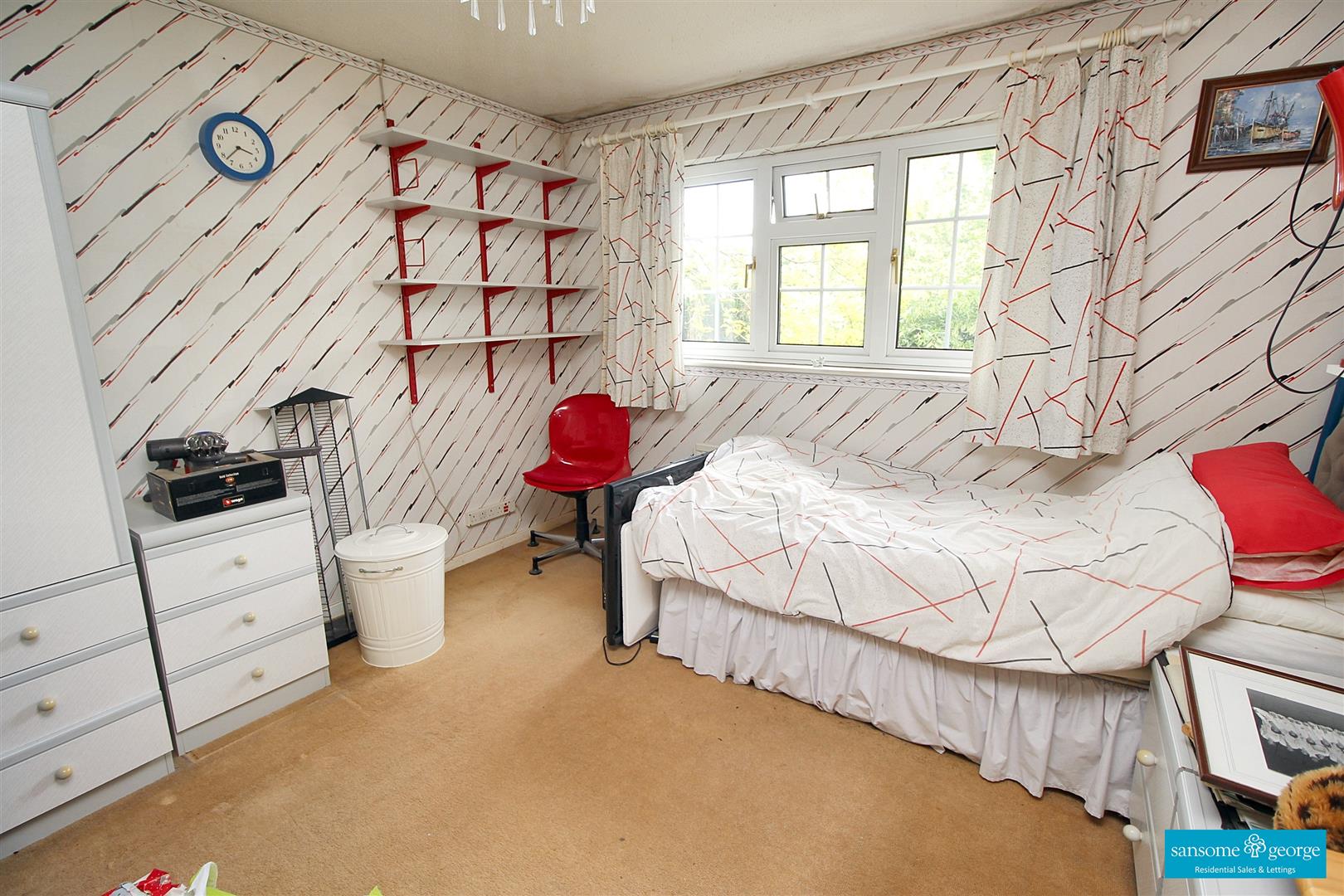 Simons Close, Tilehurst, Reading